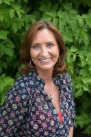 About Amber Hansen - The Real Estate Specialist